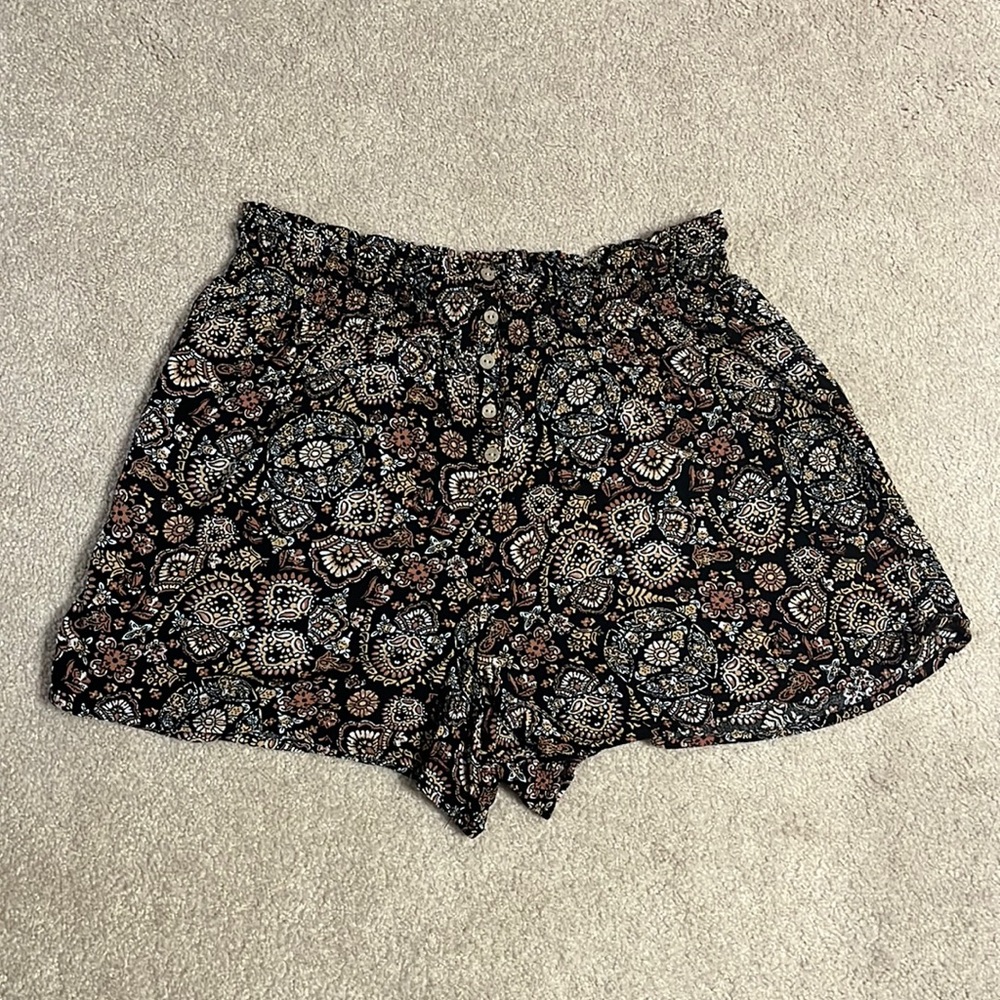 SO Shorts Size L